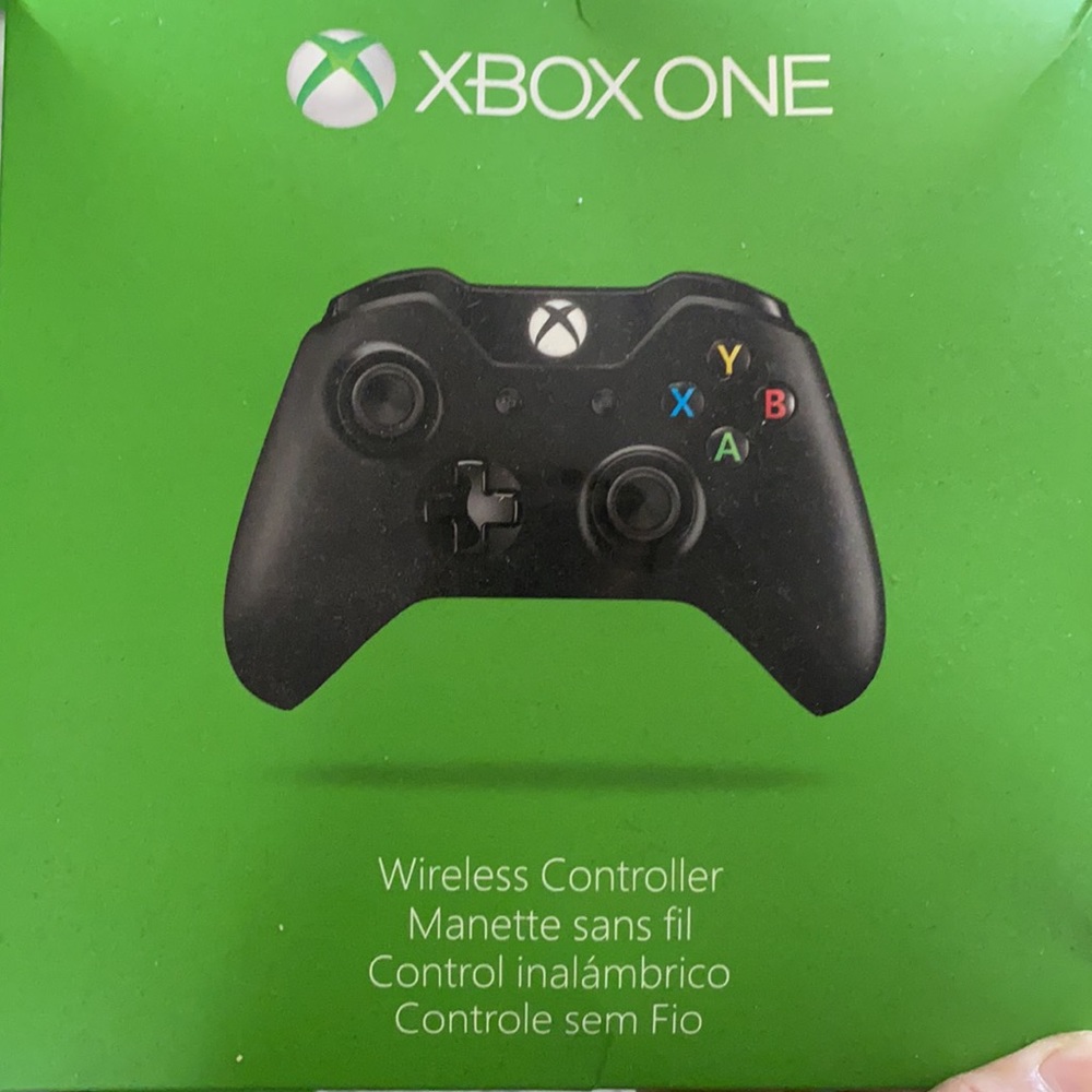 XBox Game Console - Picture 2 of 4